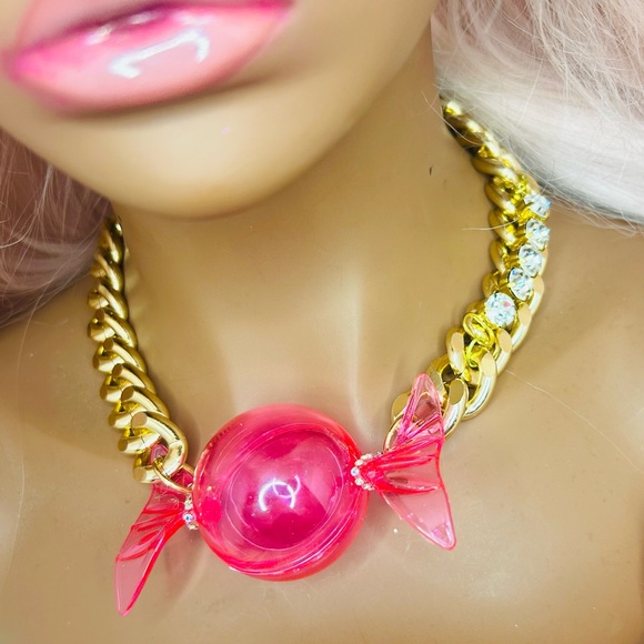 Barbie Gold Necklace - Picture 1 of 9